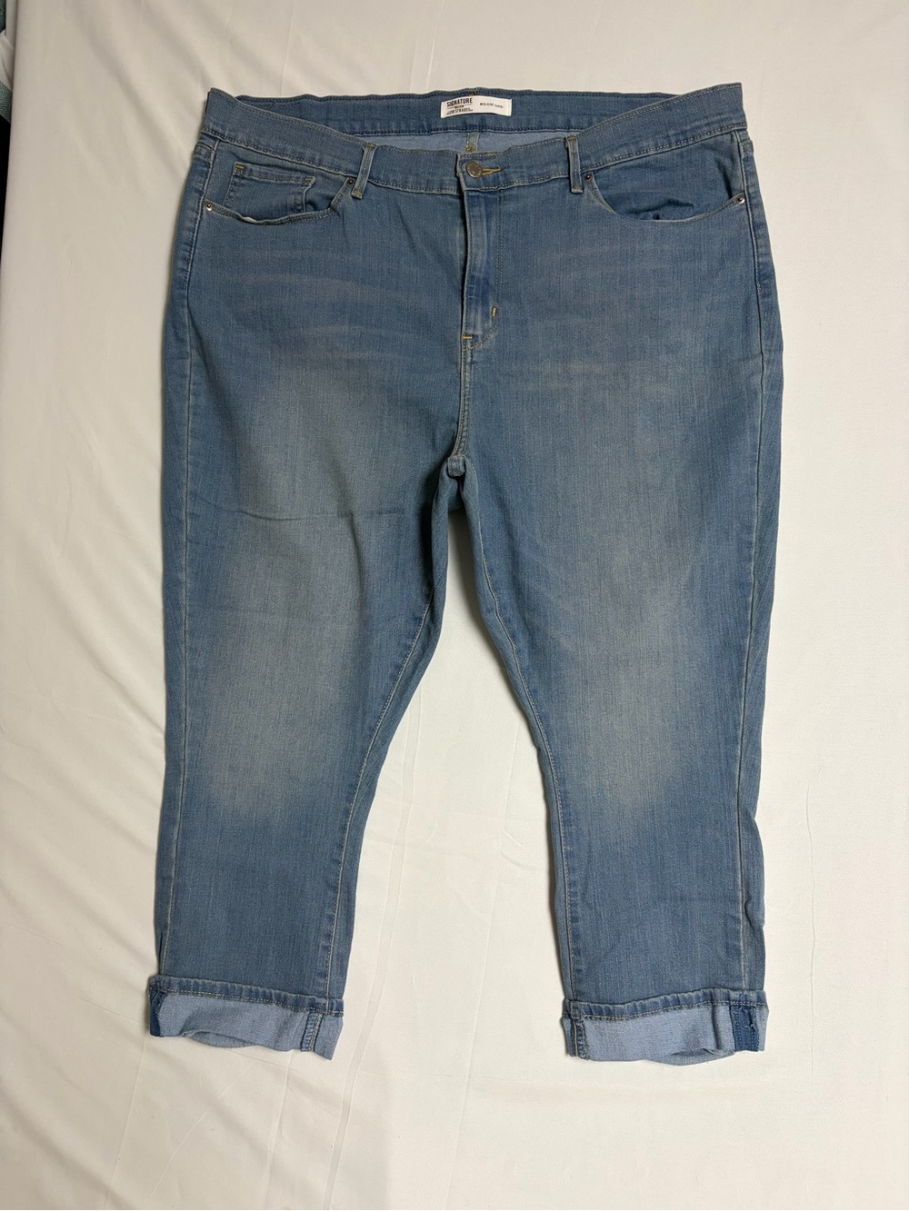 Signature by Levi Strauss Light Blue Cropped Stretch Jeans